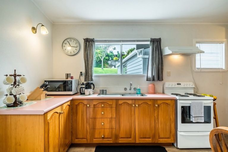 Photo of property in 15 Bonita Avenue, Stanmore Bay, Whangaparaoa, 0932