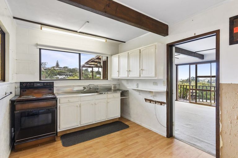 Photo of property in 2/29 Barker Rise, Northcross, Auckland, 0632