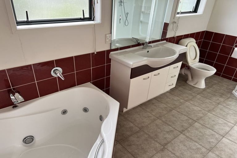 Photo of property in 5c Montrose Terrace, Mairangi Bay, Auckland, 0630