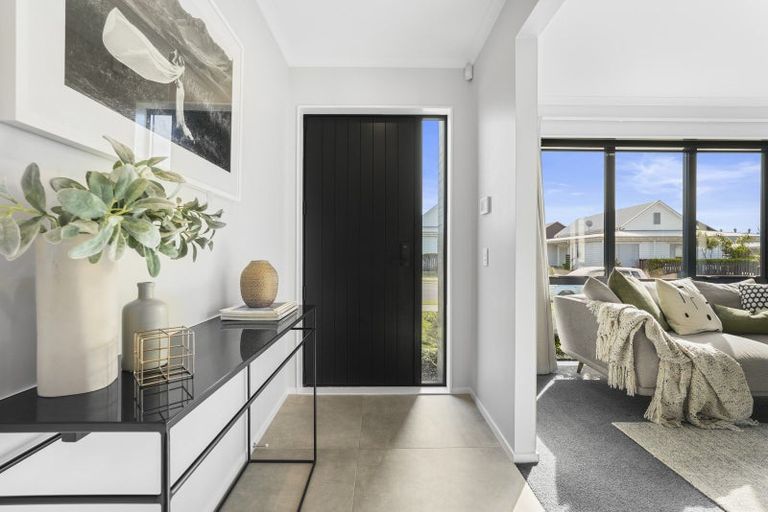 Photo of property in 5 Kuku Avenue, Red Beach, 0932