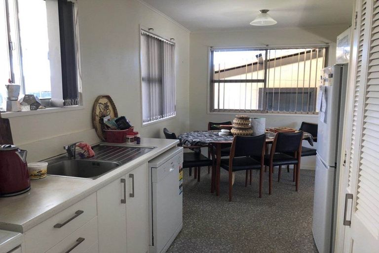 Photo of property in 22 Oakfield Crescent, Pukete, Hamilton, 3200