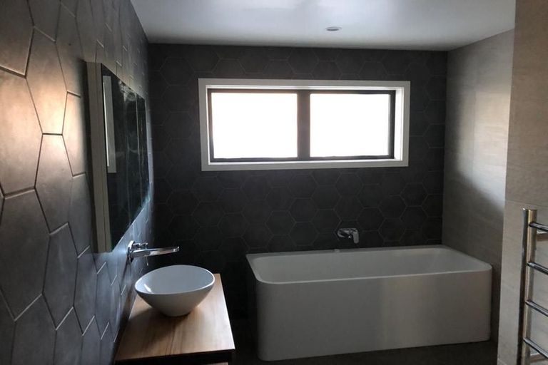 Photo of property in 4 Aroaro Lane, Raglan, 3225