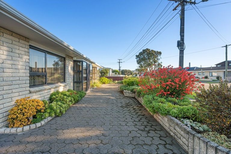 Photo of property in 1/27 Whiteley Street, Moturoa, New Plymouth, 4310