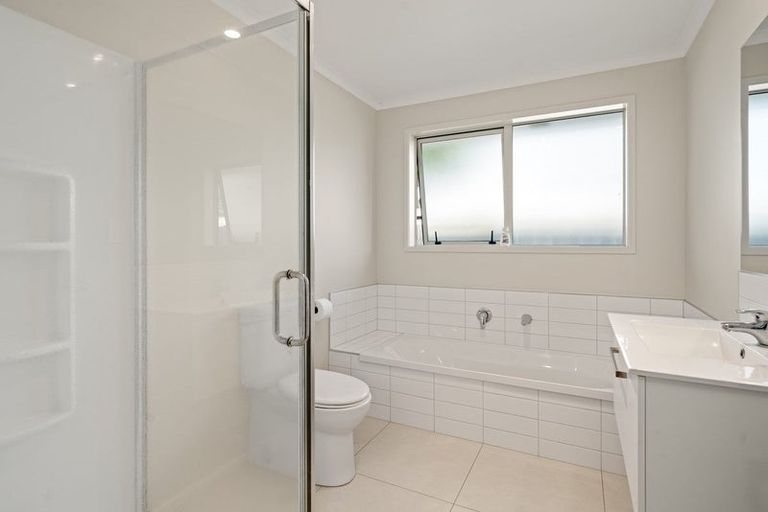 Photo of property in 10 Dunkeld Drive, Papamoa, 3118