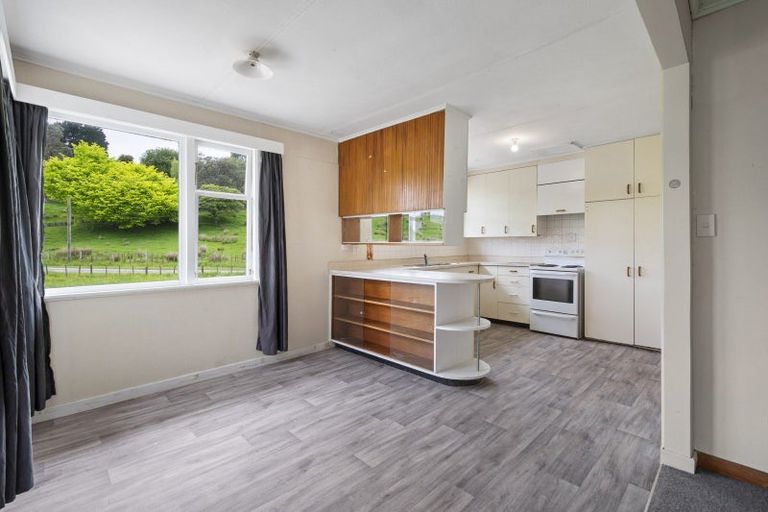 Photo of property in 16 Gordon Terrace, Hunterville, 4730