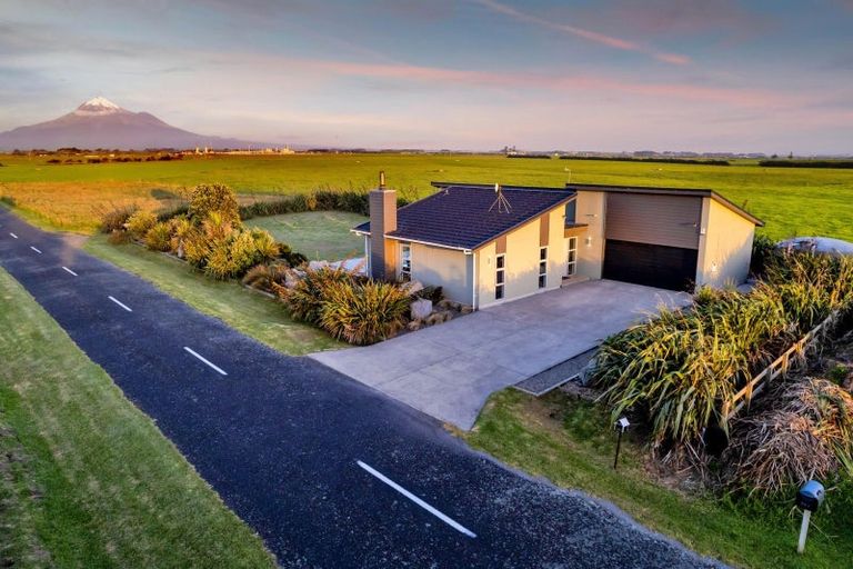 Photo of property in 265 Tai Road, Opunake, 4681