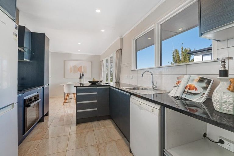 Photo of property in 3 Gladys Avenue, Glenfield, Auckland, 0629