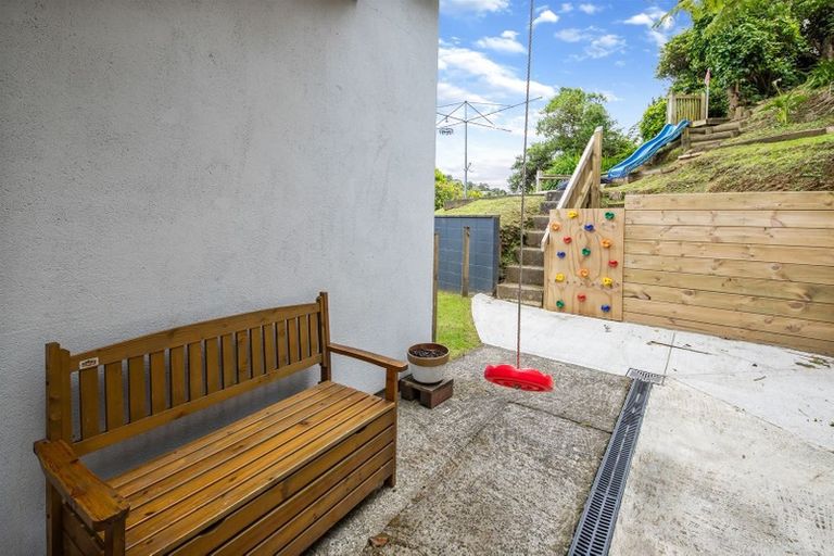 Photo of property in 19 Black Rock Road, Newlands, Wellington, 6037