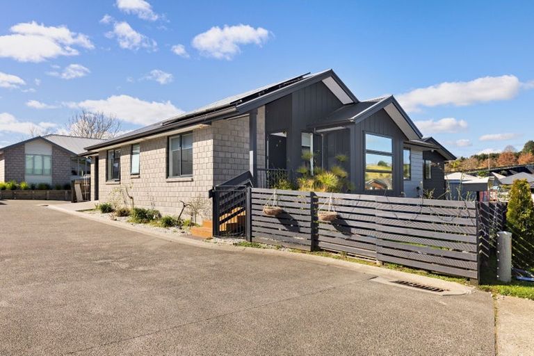 Photo of property in 2 Hauruia Way, Pyes Pa, Tauranga, 3112