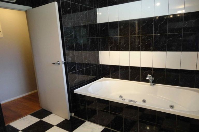 Photo of property in 6 Kapua Place, Taupo, 3330