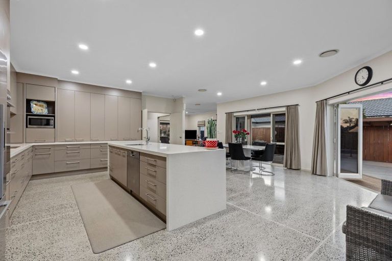 Photo of property in 165 Gravatt Road, Papamoa Beach, Papamoa, 3118