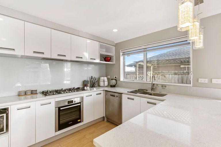 Photo of property in 13 Hihi Avenue, Takanini, 2112