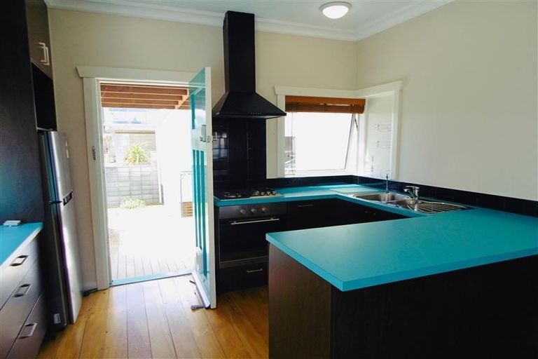 Photo of property in 9 Beach Street, Fitzroy, New Plymouth, 4312