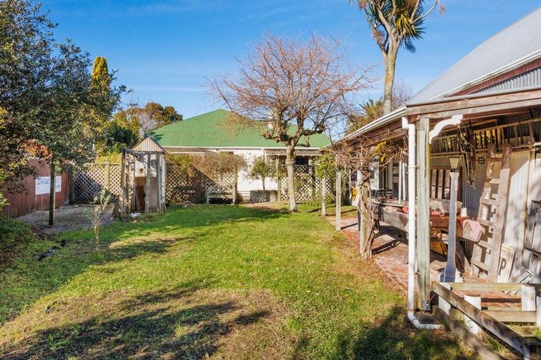 Photo of property in 357 Featherston Street, Palmerston North, 4414