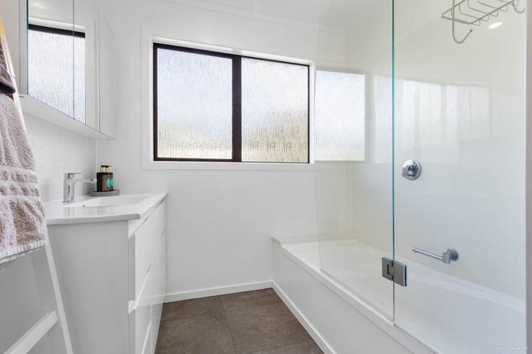 Photo of property in 2/46 Arawa Street, New Lynn, Auckland, 0600