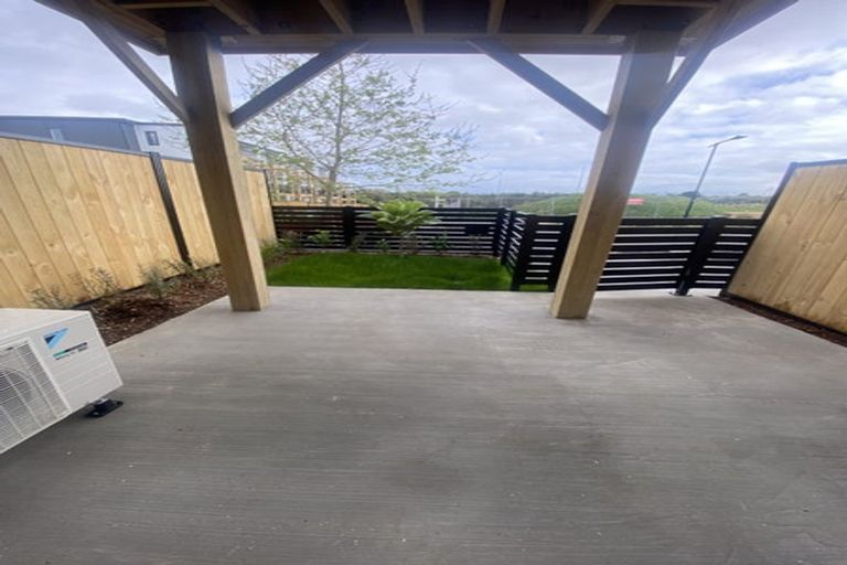 Photo of property in 15 Falcon Crescent, Hobsonville, Auckland, 0618