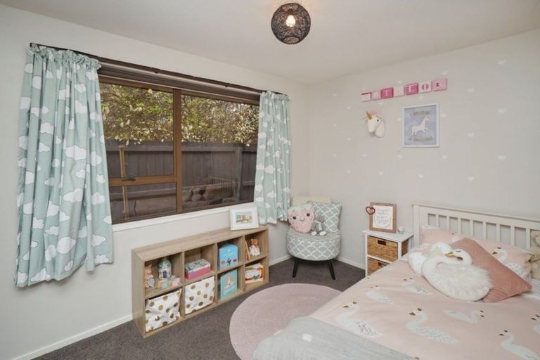 Photo of property in 64 Anglesea Avenue, Parklands, Christchurch, 8083