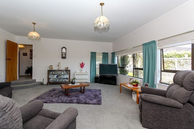 Photo of property in 48 Truby King Street, Merrilands, New Plymouth, 4312