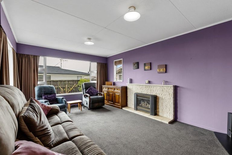 Photo of property in 19 Dunk Place, Milson, Palmerston North, 4414