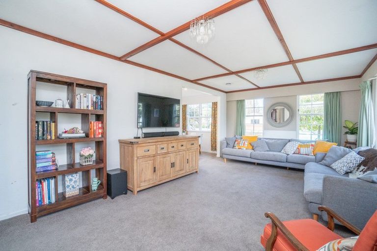 Photo of property in 86 Ruamahanga Crescent, Terrace End, Palmerston North, 4410