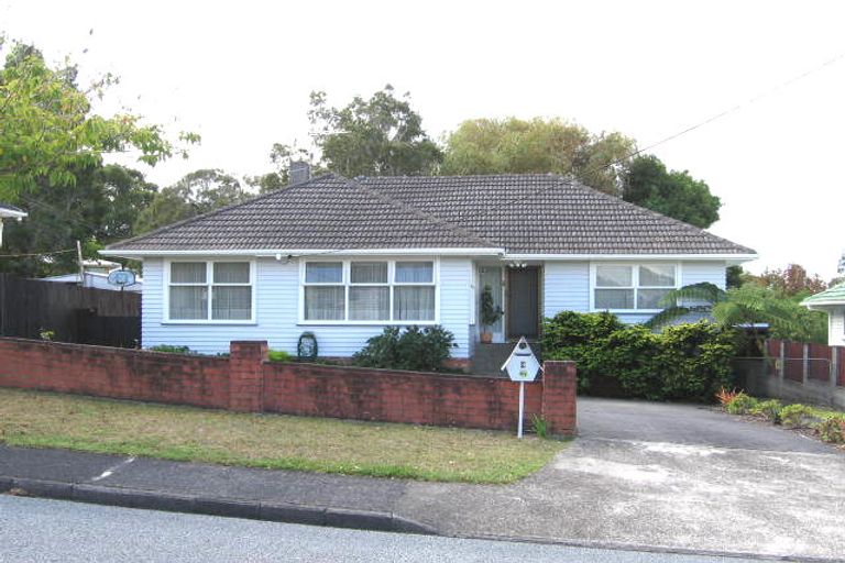 Photo of property in 9 Tauhara Street, Green Bay, Auckland, 0604