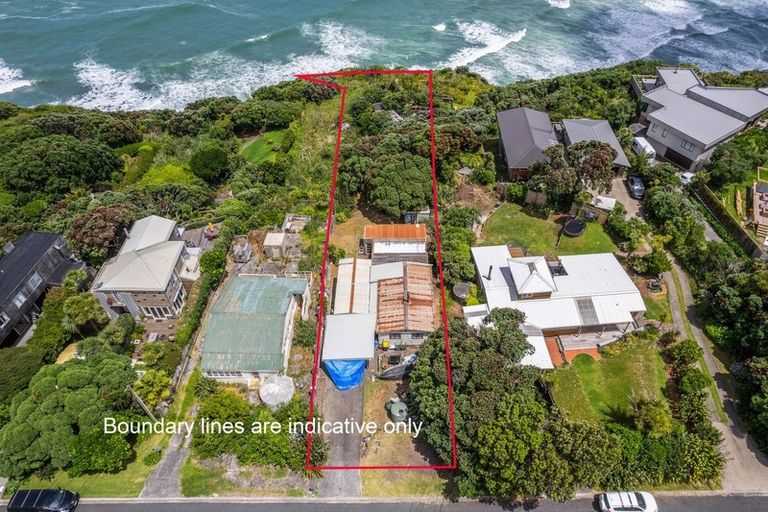 Photo of property in 7 Ngatira Road, Muriwai, Waimauku, 0881