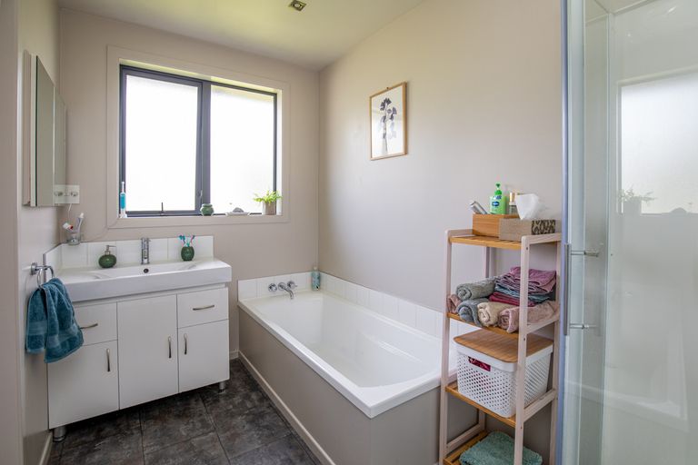 Photo of property in 27 Clutha Street, Alexandra, 9320