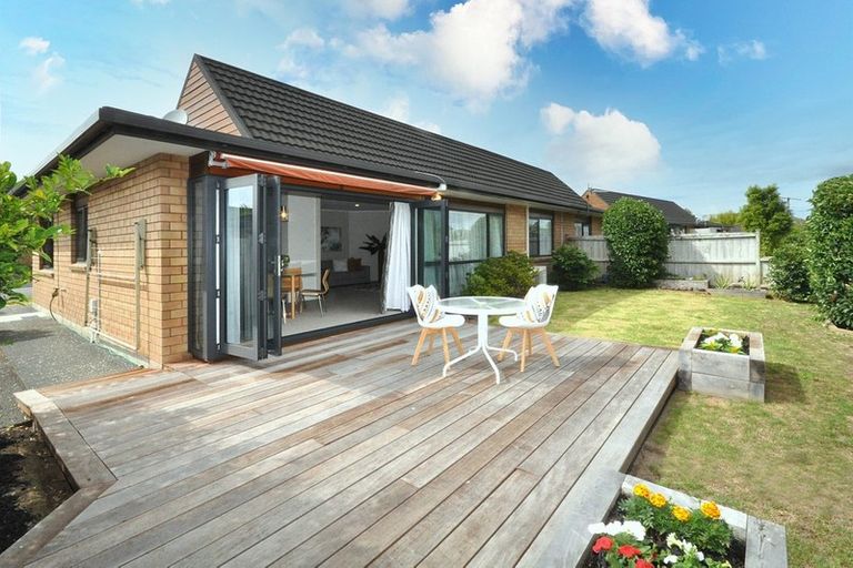 Photo of property in 11/56 Larnoch Road, Henderson, Auckland, 0610