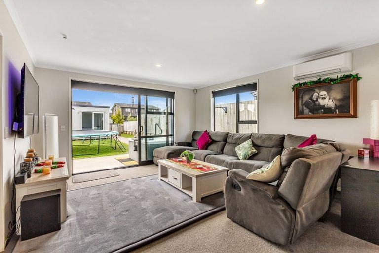 Photo of property in 90 Banks Street, Marfell, New Plymouth, 4310