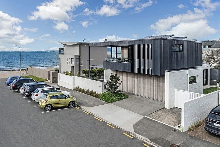 Photo of property in 41 Craig Road, Milford, Auckland, 0620