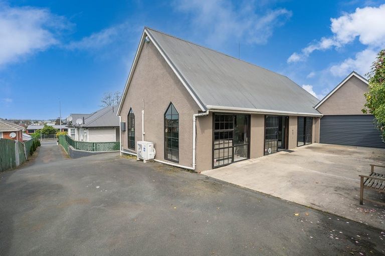 Photo of property in 220 South Road, Caversham, Dunedin, 9012