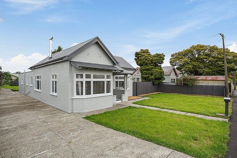 Photo of property in 11 Halton Street, East Gore, Gore, 9710