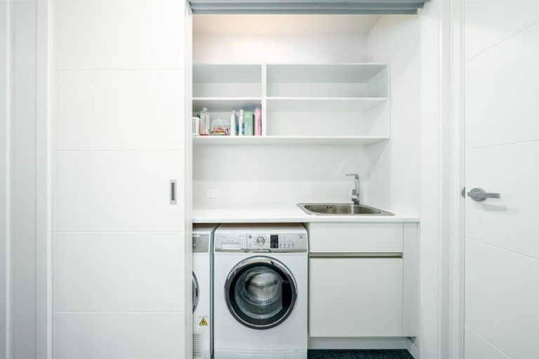 Photo of property in 21 Kapuka Lane, Wanaka, 9305