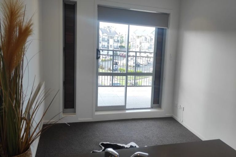 Photo of property in 13e/71 Spencer Road, Oteha, Auckland, 0632