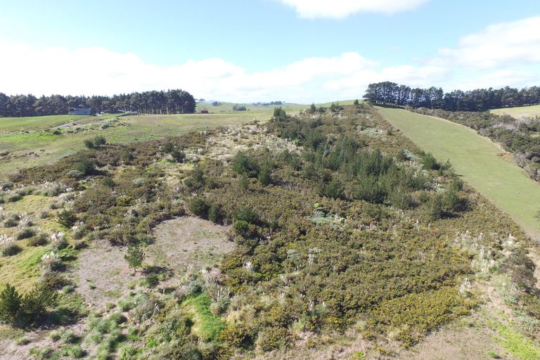 Photo of property in 24 Pekama Drive, Cable Bay, 0420