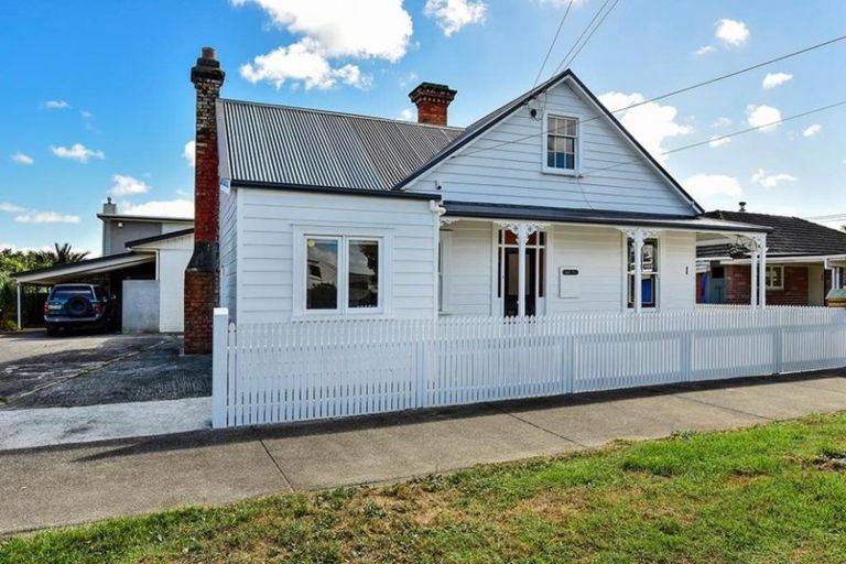 Photo of property in 1 Ethel Street, Sandringham, Auckland, 1025