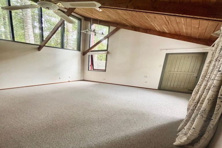 Photo of property in 52 Park Hill Road, Birkenhead, Auckland, 0626