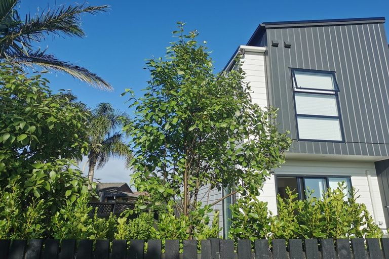 Photo of property in 36/47a Huntington Drive, Huntington Park, Auckland, 2013