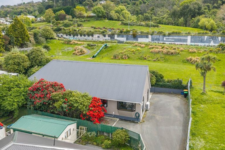 Photo of property in 220 South Road, Caversham, Dunedin, 9012