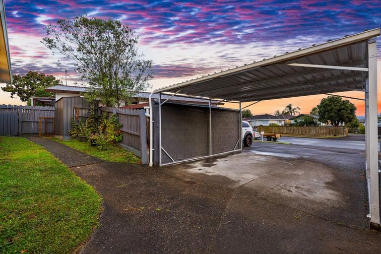 Photo of property in 2/239 Waitemata Drive, Ranui, Auckland, 0612
