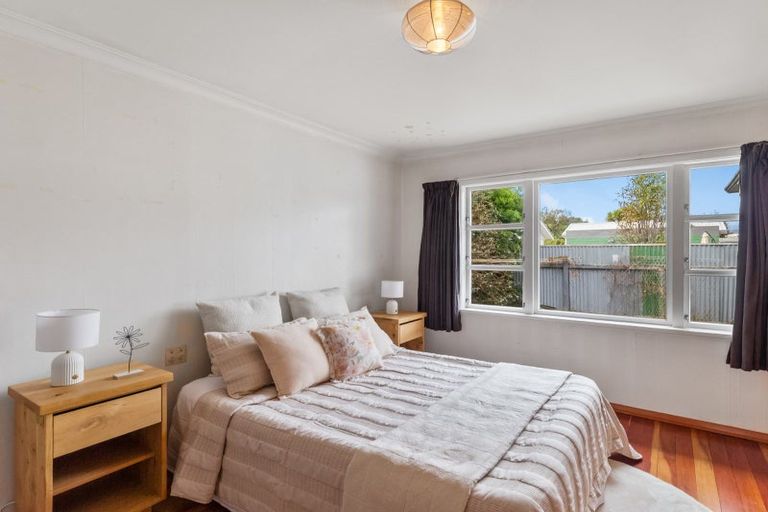 Photo of property in 6 Chester Street, Levin, 5510