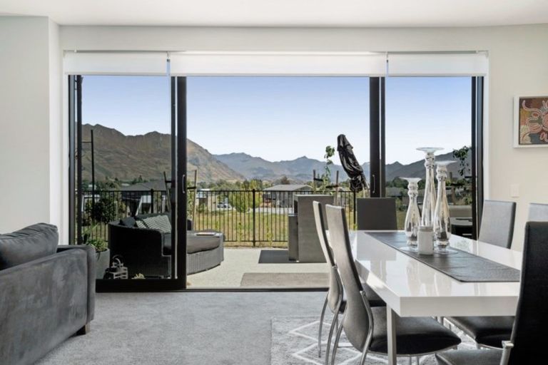 Photo of property in 14 Tuke Lane, Wanaka, 9305