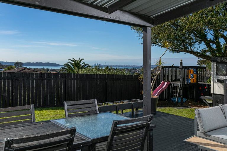 Photo of property in 44 West Harbour Drive, West Harbour, Auckland, 0618