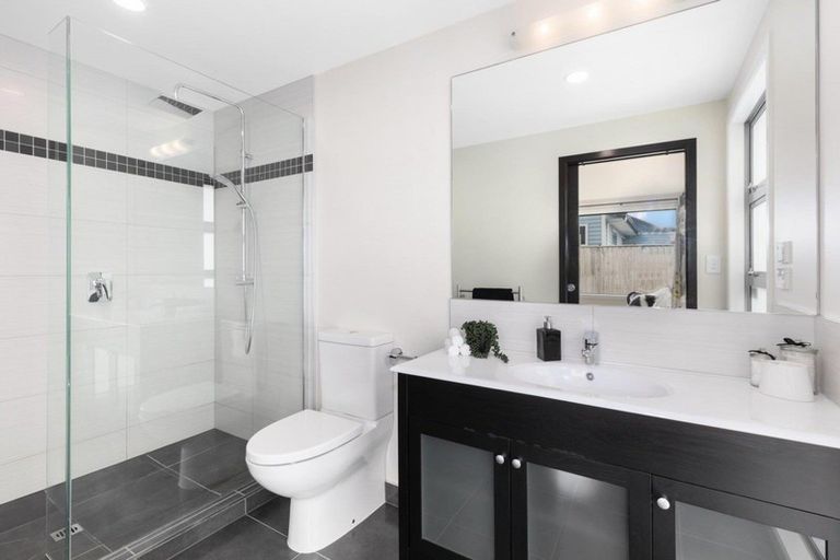 Photo of property in 20 Madeira Close, Whitby, Porirua, 5024