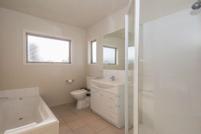 Photo of property in 2 Poppy Lane, Albert Town, Wanaka, 9305