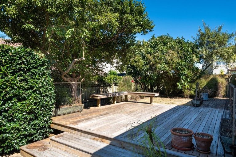 Photo of property in 15 Ferntree Terrace, West Harbour, Auckland, 0618