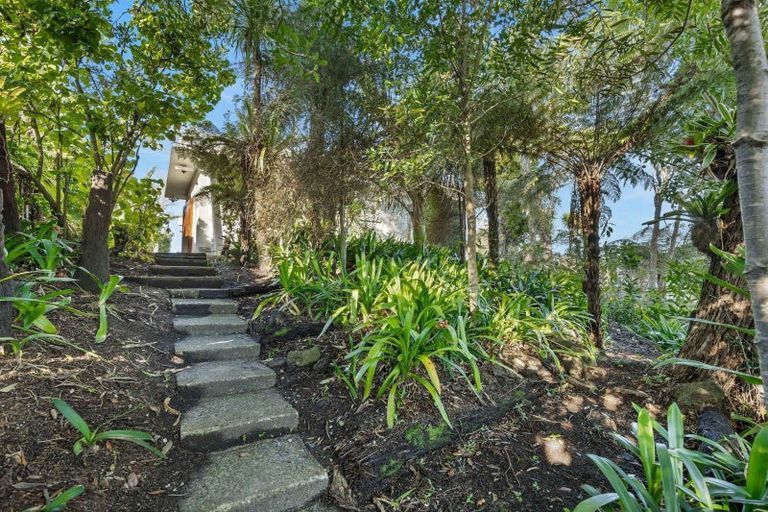 Photo of property in 825 Beach Road, Browns Bay, Auckland, 0630