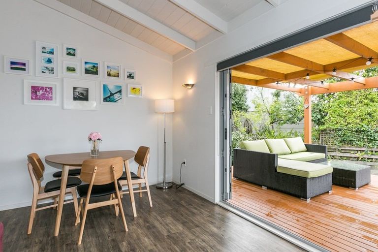 Photo of property in 28 Gordon Road, Te Awanga, 4102