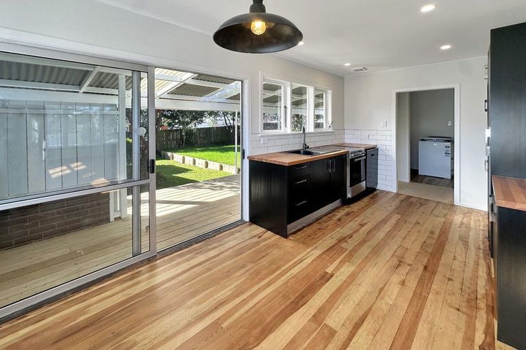 Photo of property in 11 Rowan Terrace, Te Atatu South, Auckland, 0610