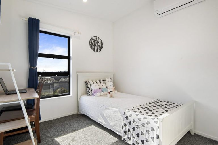 Photo of property in 61b Knights Road, Rothesay Bay, Auckland, 0630